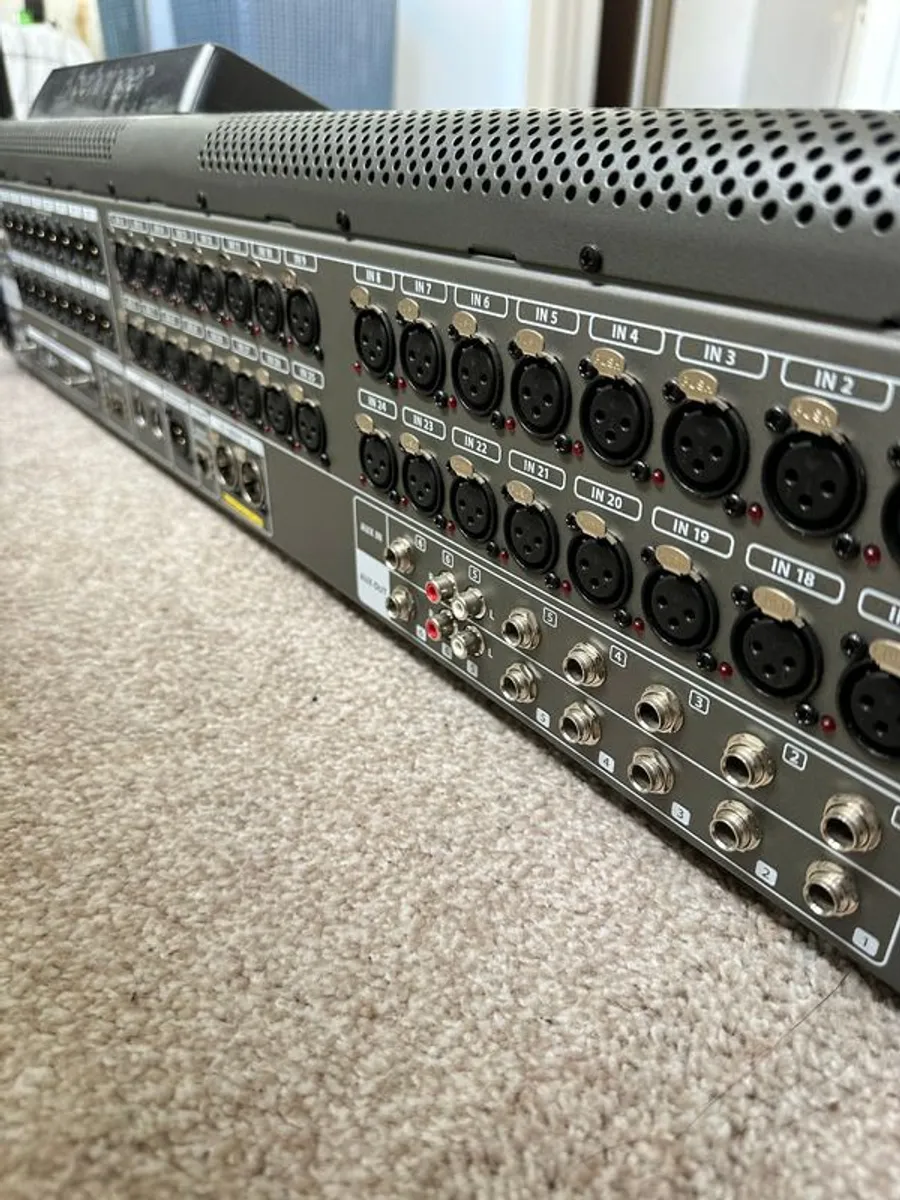Behringer X32 Digital Mixing Console Excellent Condition - Image 2