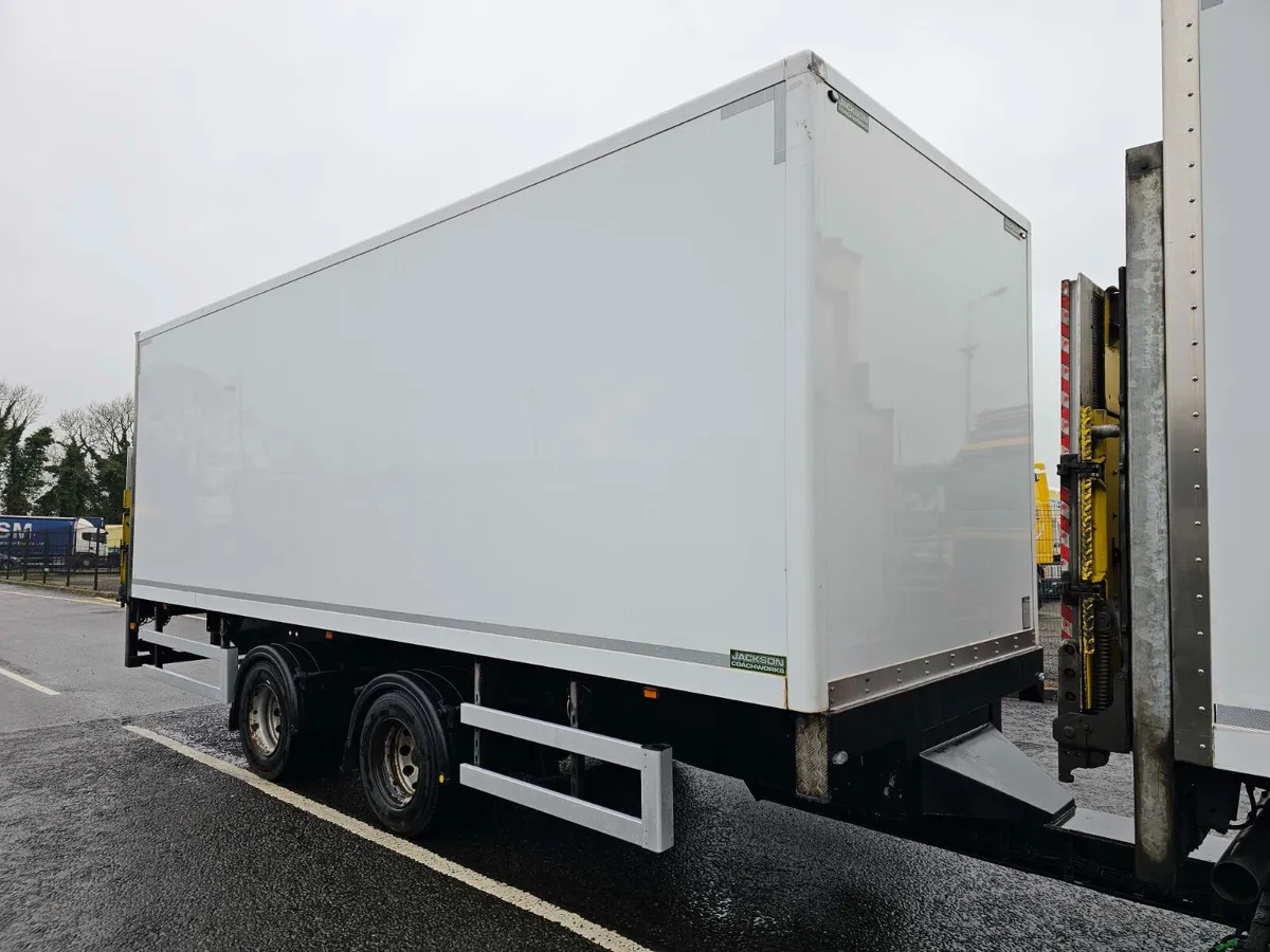 2017 Tandem Axle Drawbar Jackson 23.4ft box