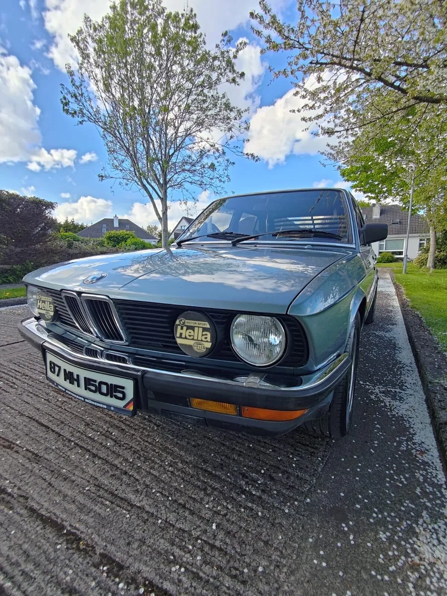 BMW 525E - Image 2