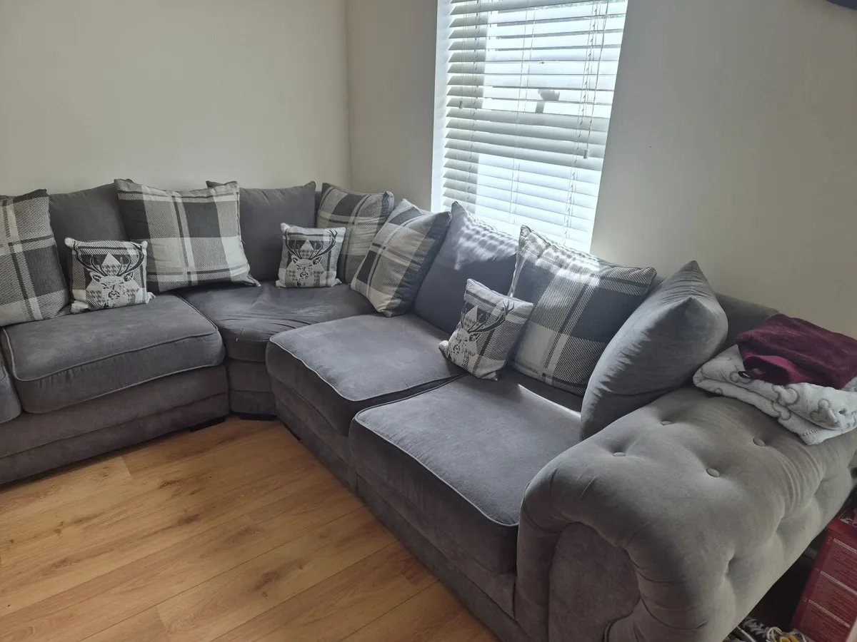 Couch - Image 3