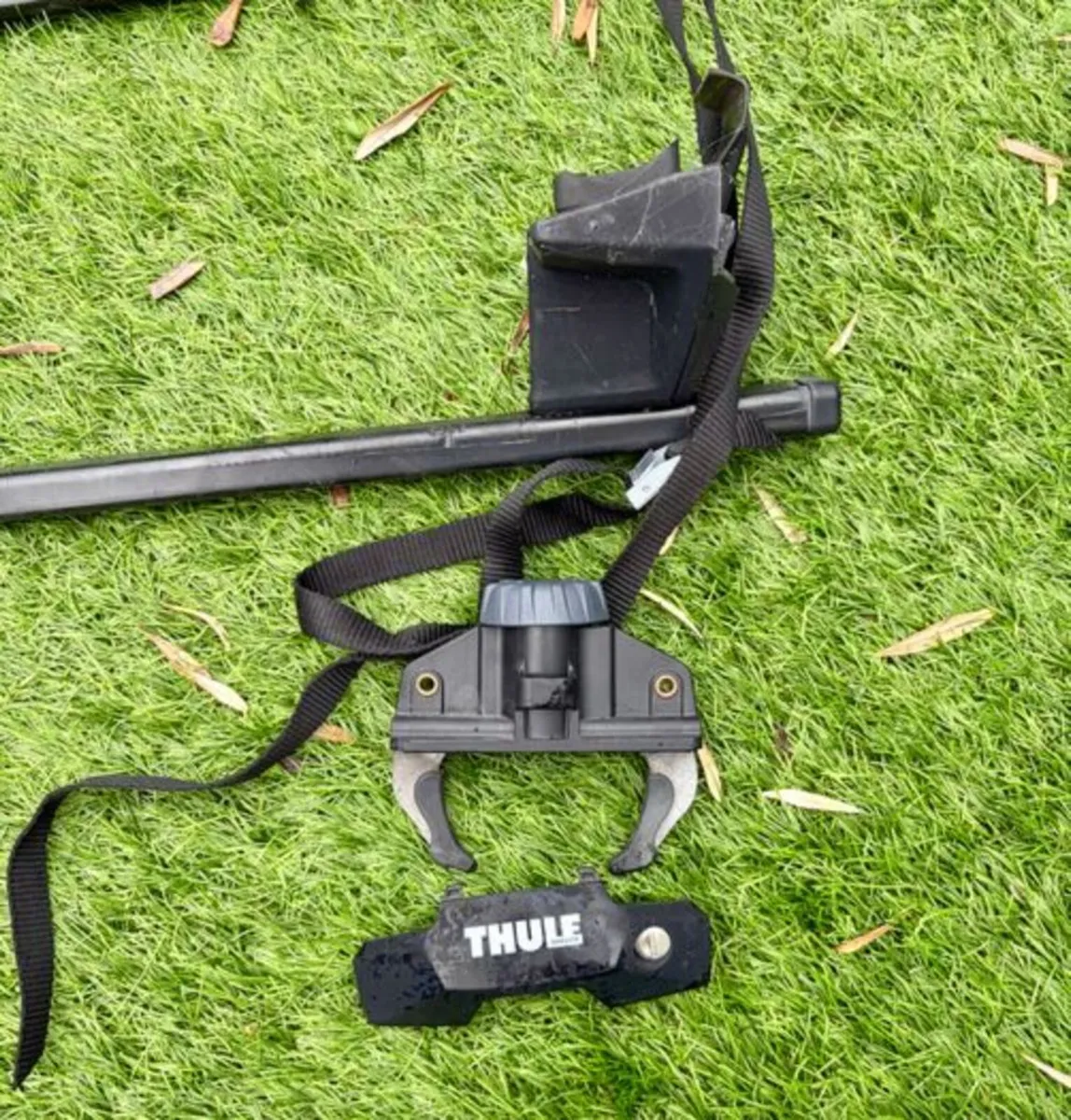 Thule Roof box + Roof Racks - Image 2