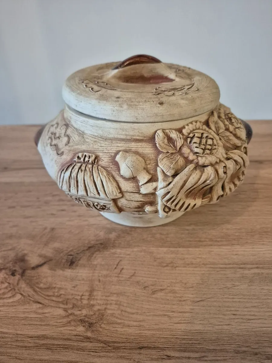 Vintage pot with lid cream and brown colours - Image 1