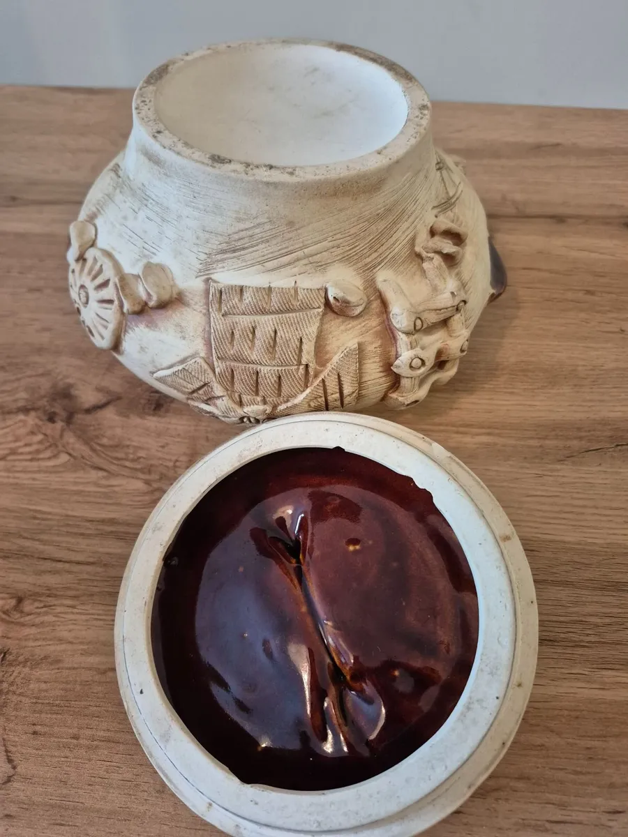 Vintage pot with lid cream and brown colours - Image 4