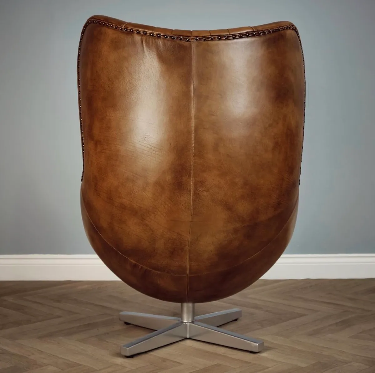 Retro leather Egg chair like brand new - Image 4