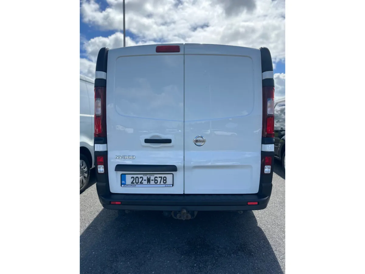 Nissan NV300 LWB 120 XE 1300 MY20 4DR - Image 4