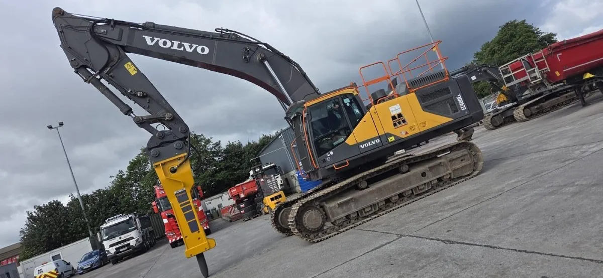 Volvo EC 480 EL Excavator - Image 1