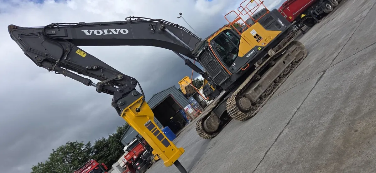 Volvo EC 480 EL Excavator - Image 3