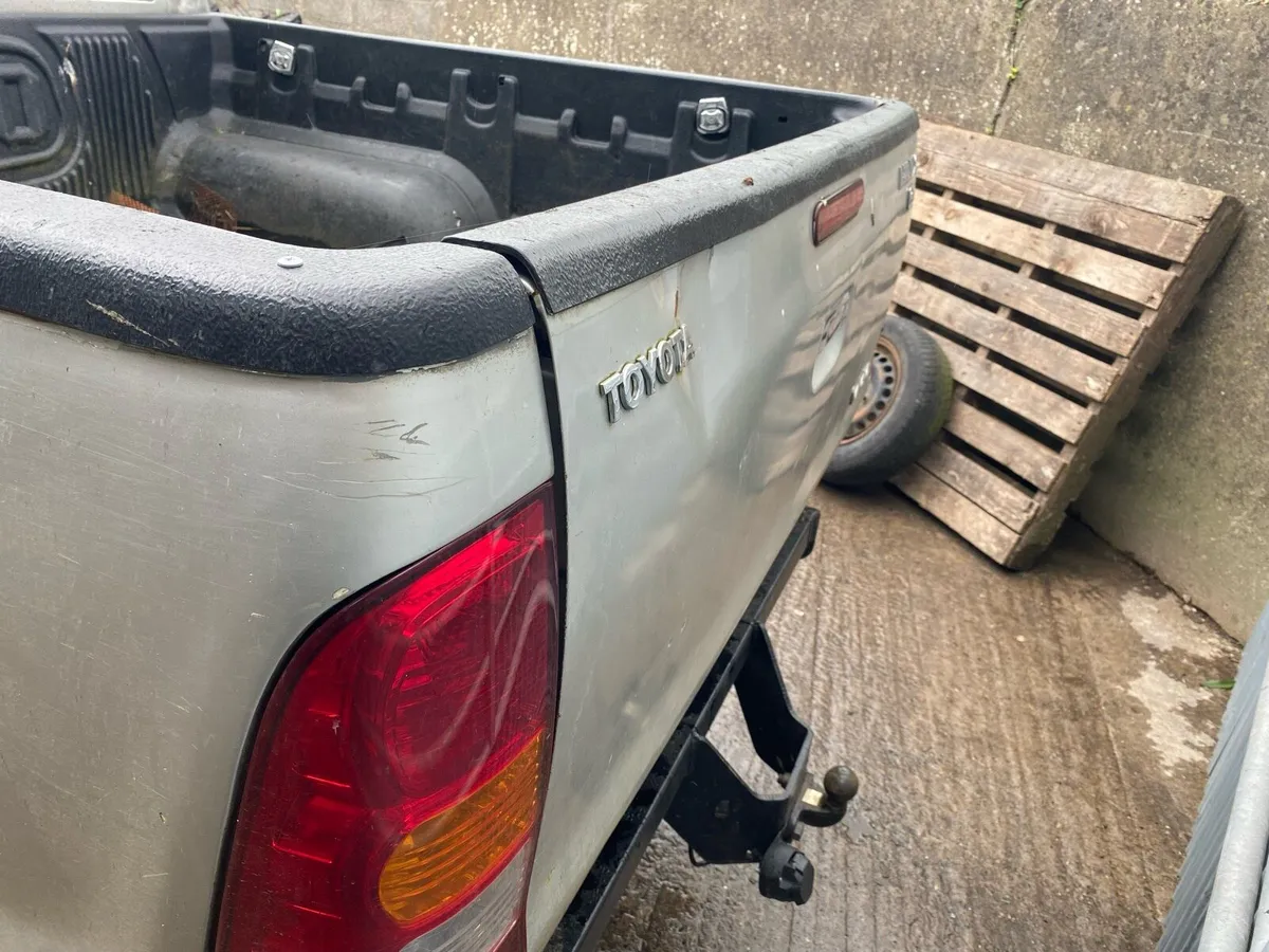 Toyota hilux - Image 4