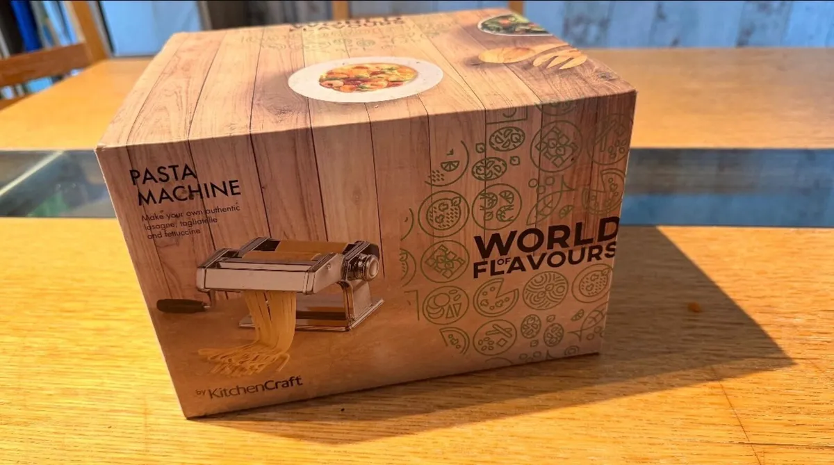 Pasta machine