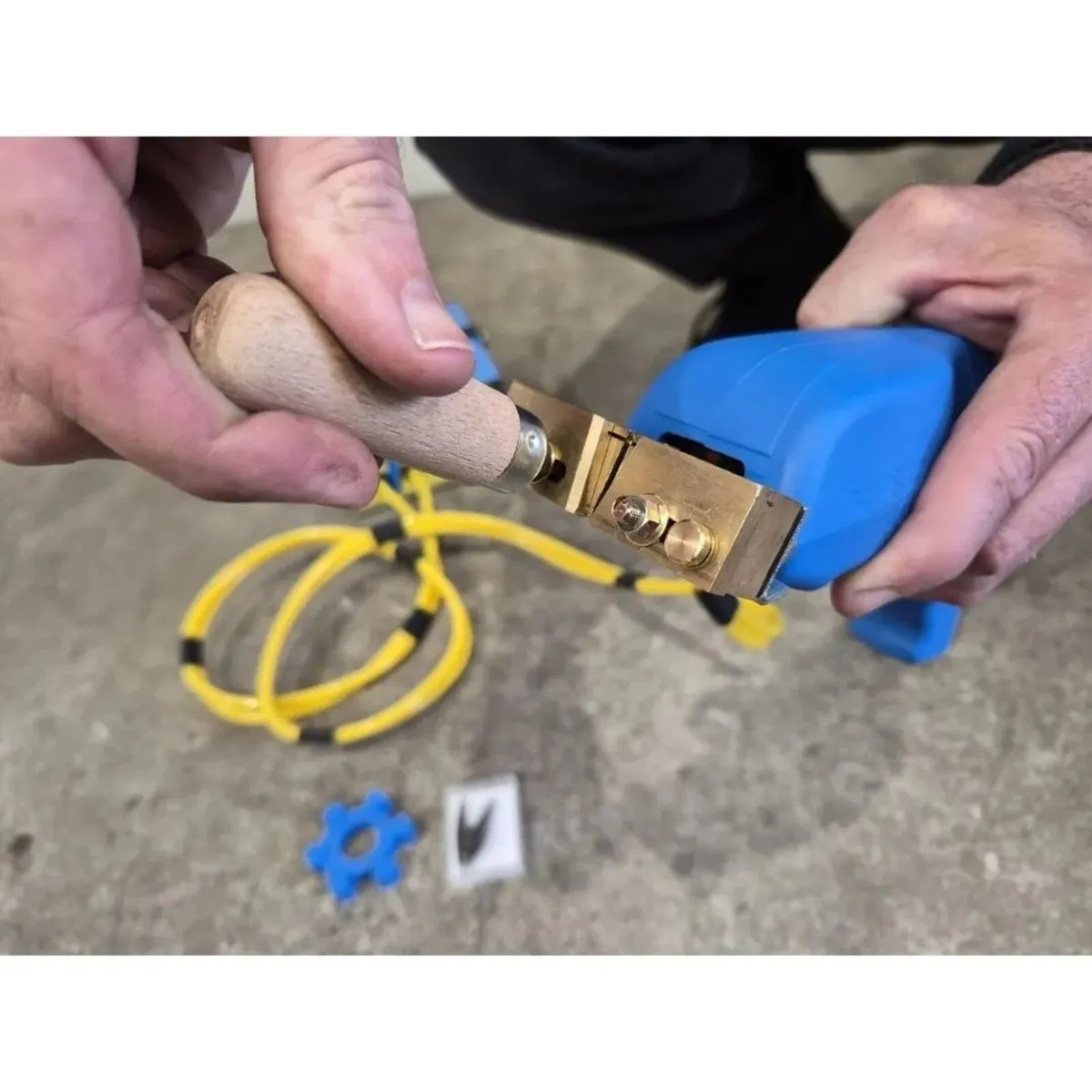 Digital Tyre Regroover 230V with 500w Transformer - Image 2