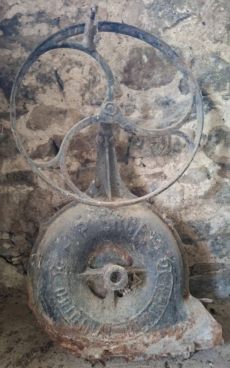 Antique Prince blower/bellows - Image 2