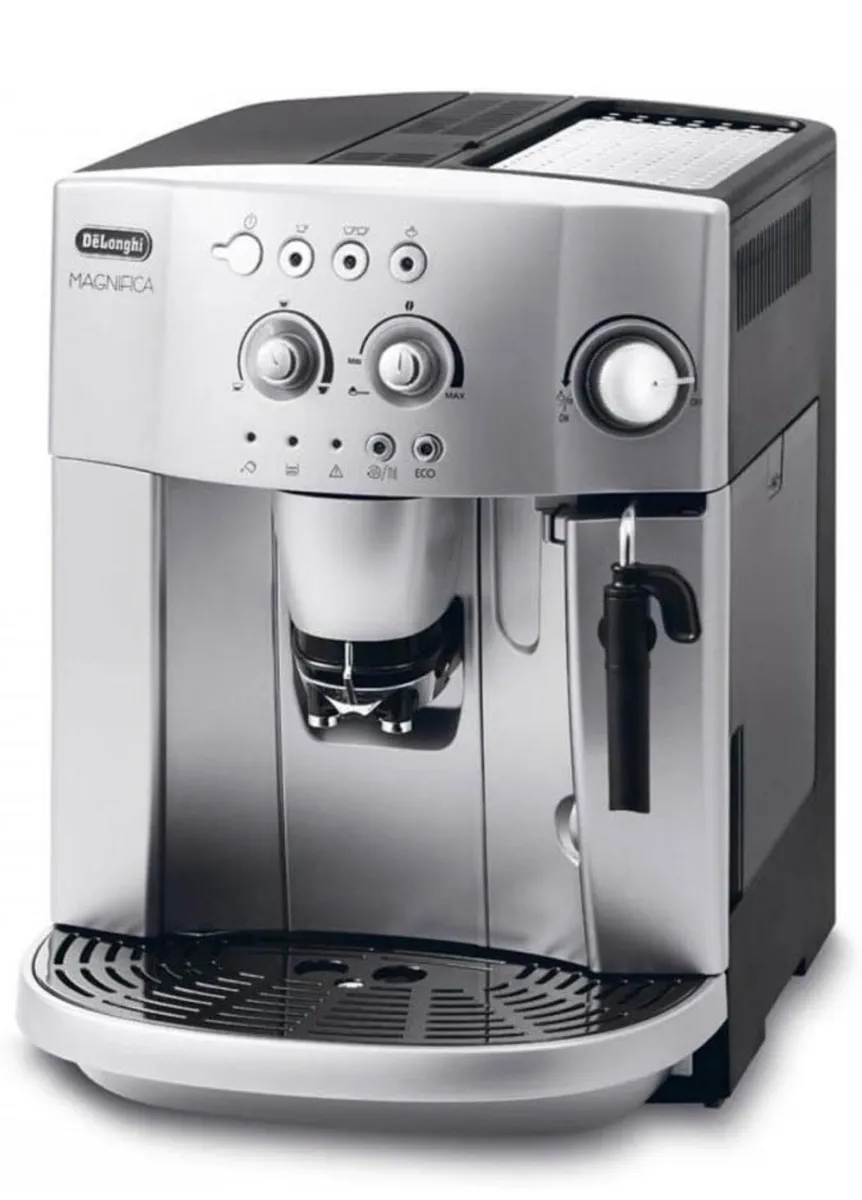 Delonghi Magnifica Coffee Machine - Image 3