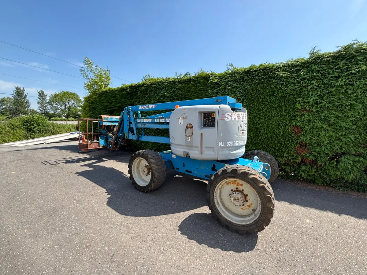 Genie Z45 Boomlift - Image 2