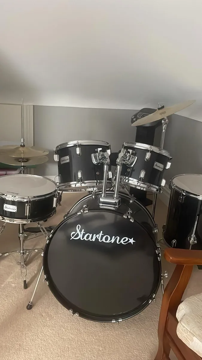 Drum kit - Image 1