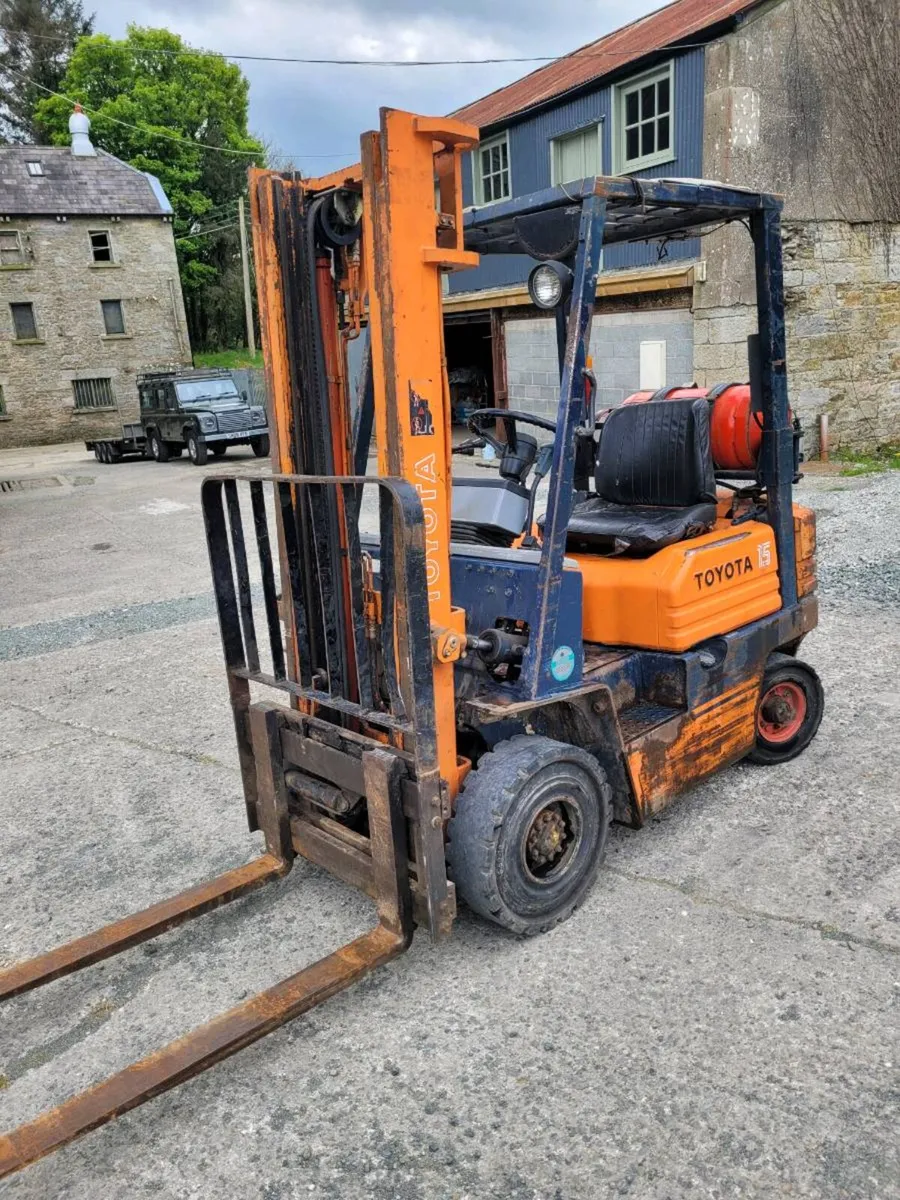 Forklift 1.5 ton Toyota Petrol Gas - Image 1