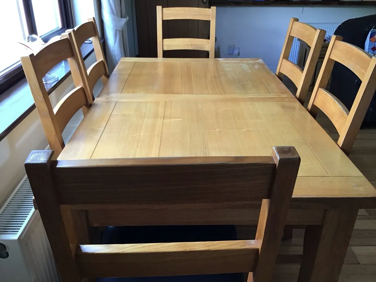 Dining table and 6 chairs