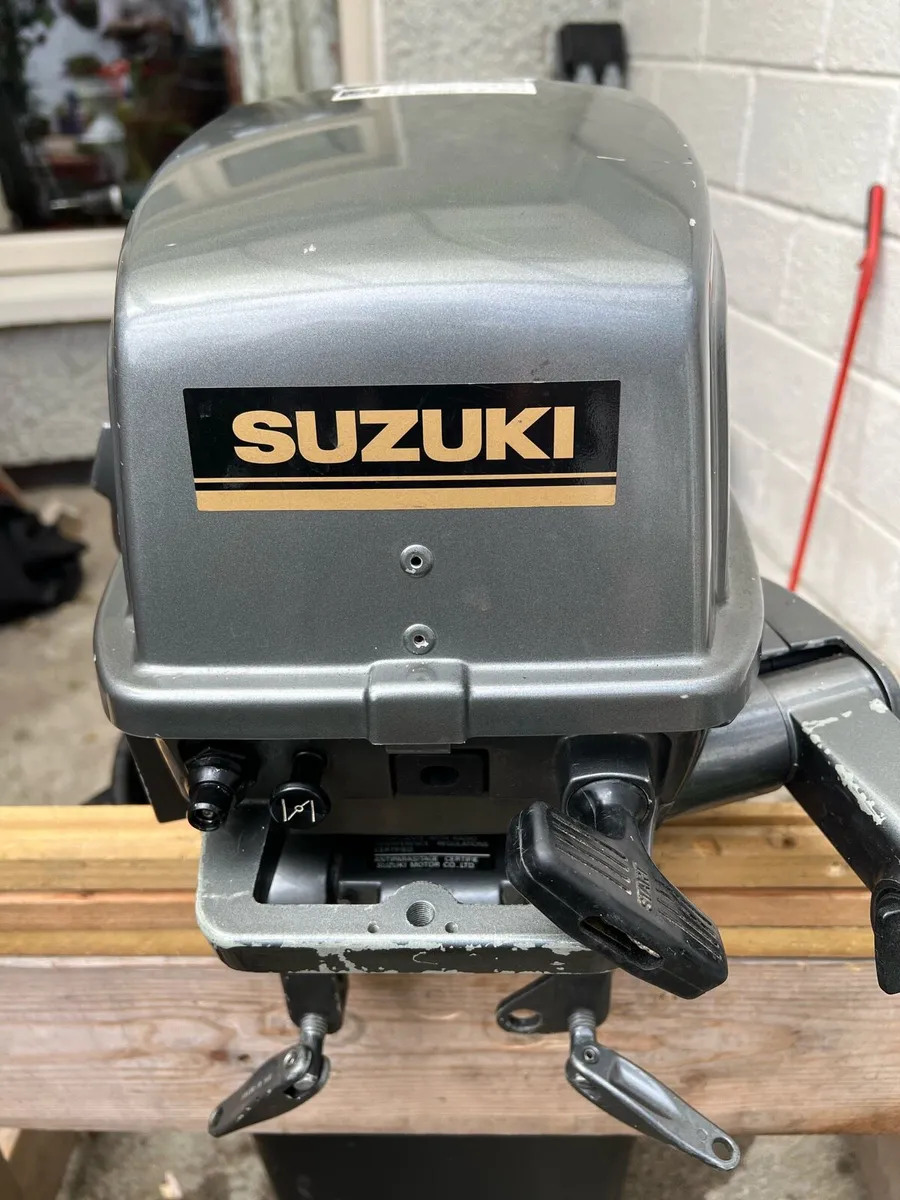 Outboard Motor - Image 4