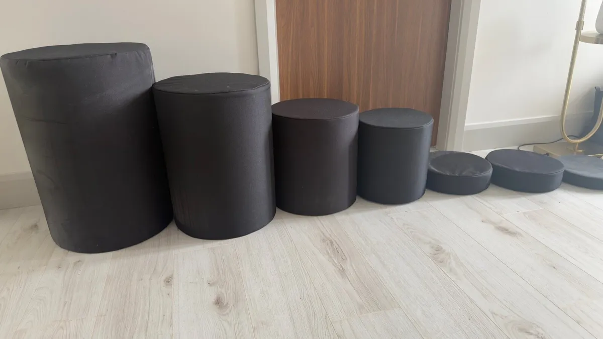 Studio stools - Image 2