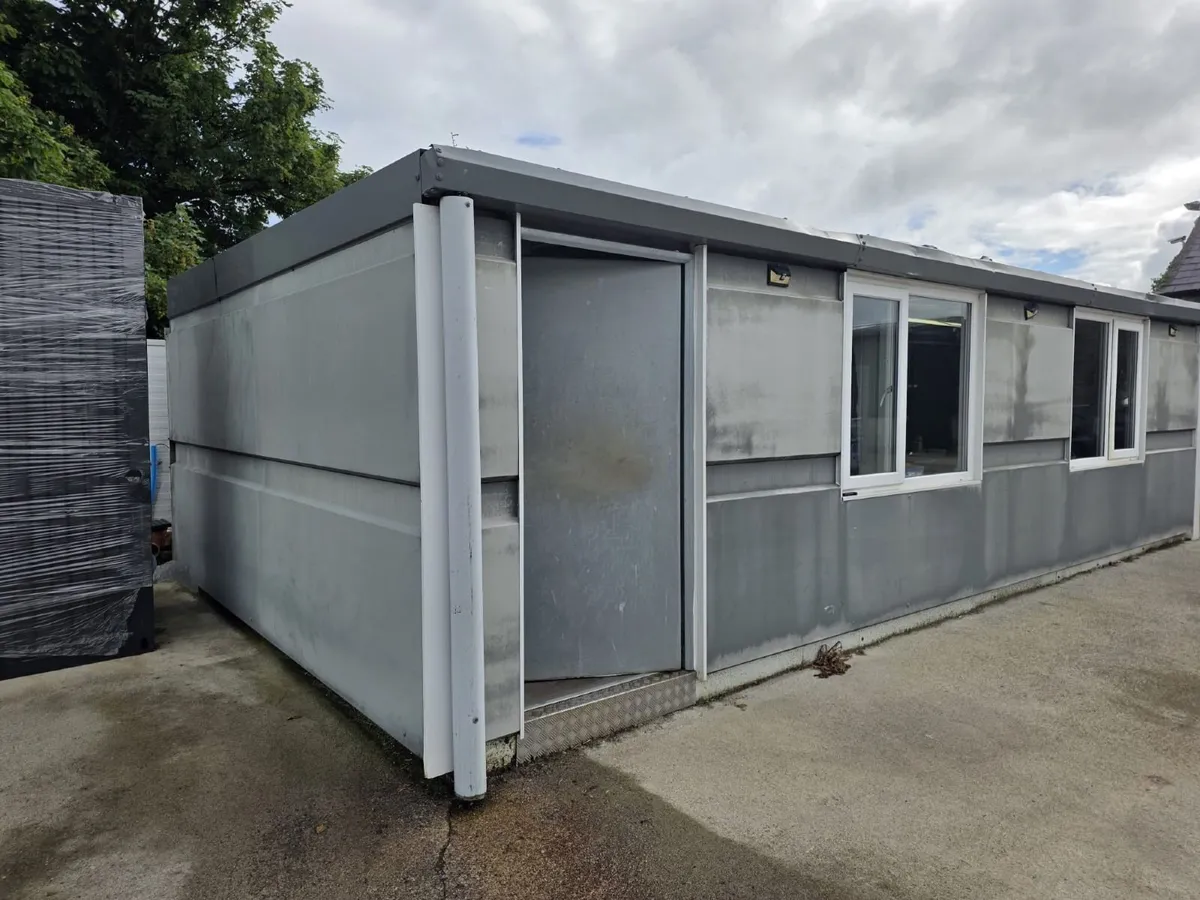 Cabin 8.3m x 4.5m (37.35m2) - Image 2