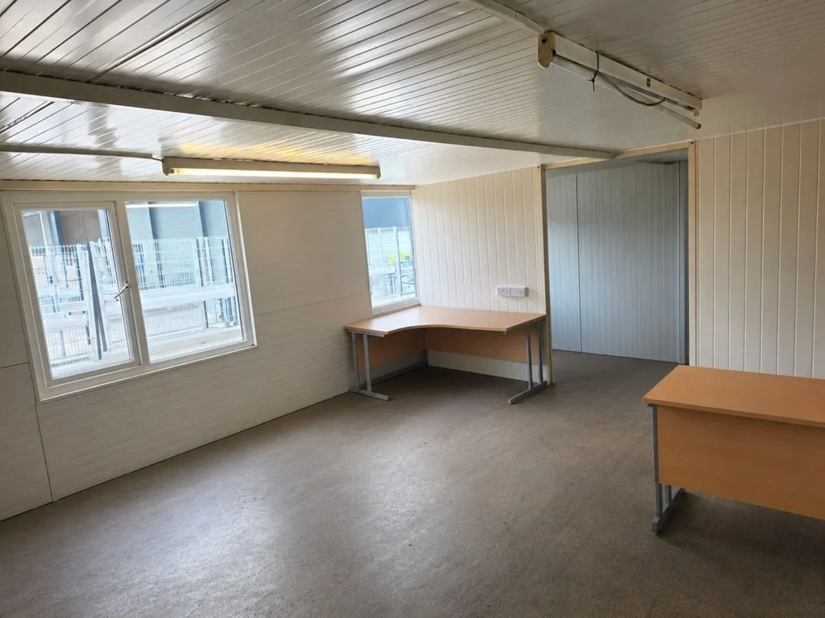 Cabin 8.3m x 4.5m (37.35m2) - Image 3