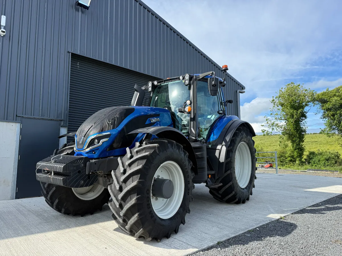 VALTRA T235A WITH REVERSE DRIVE - Image 1