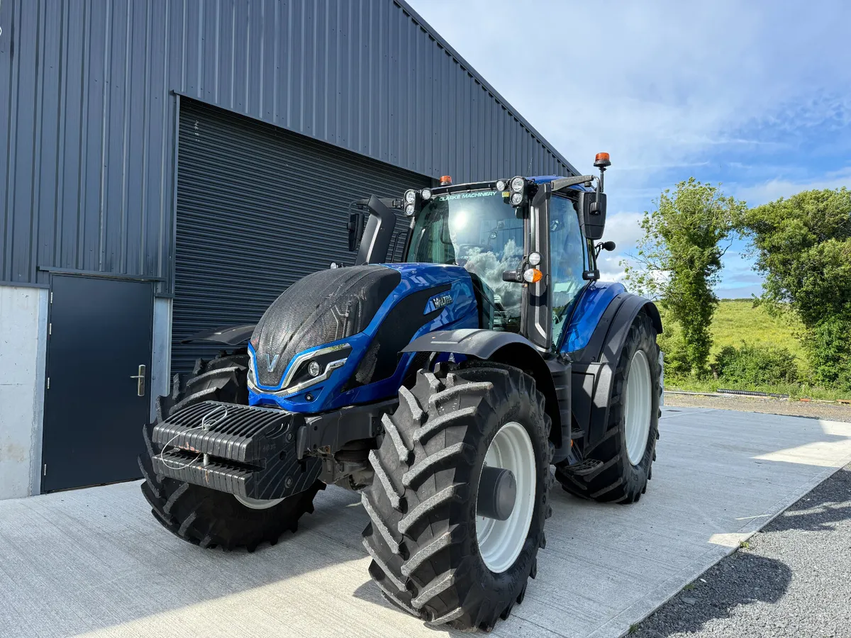 VALTRA T235A WITH REVERSE DRIVE - Image 3