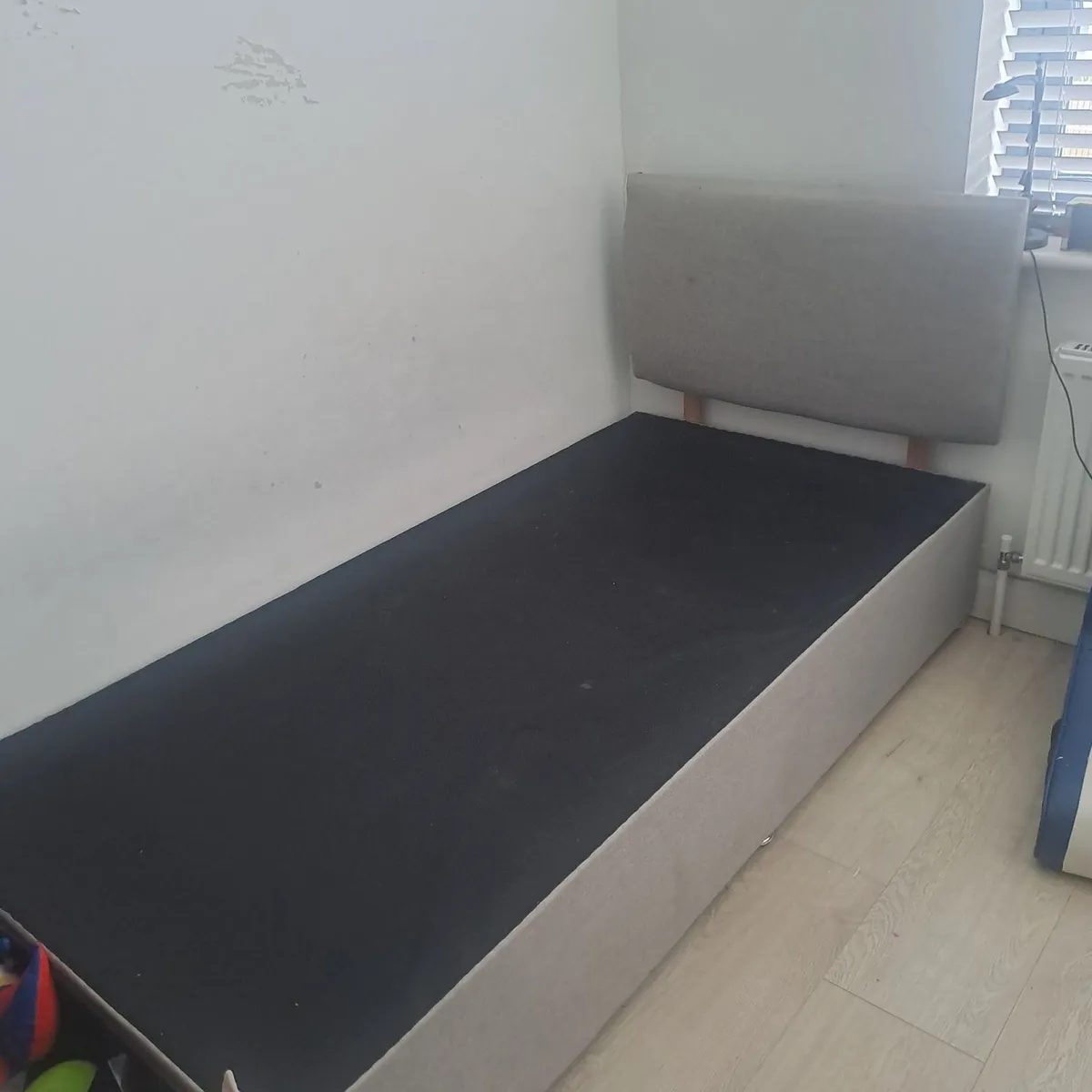 2 Single Bed 60 each - Image 1