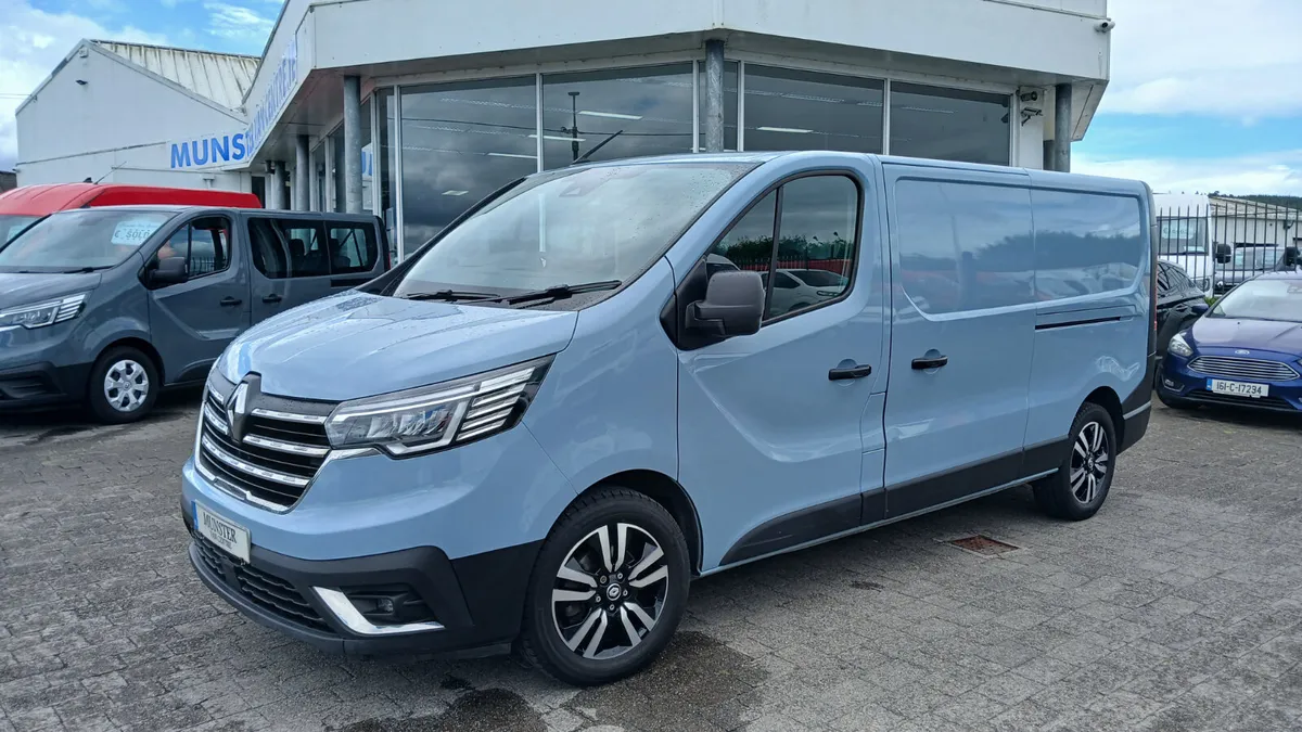 241 RENAULT TRAFIC LWB AUTO SPORT EXTRA 170BHP - Image 1