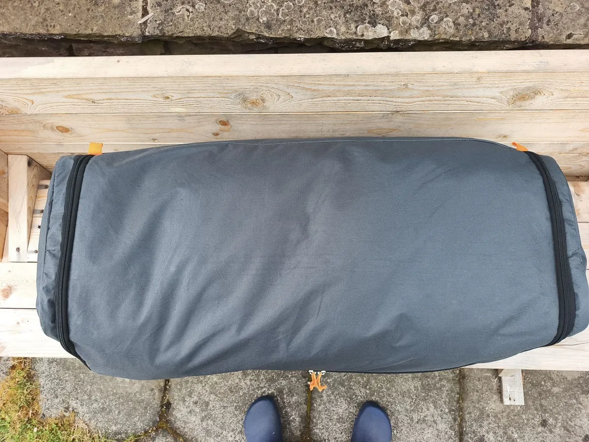 8 person Tent - Image 4