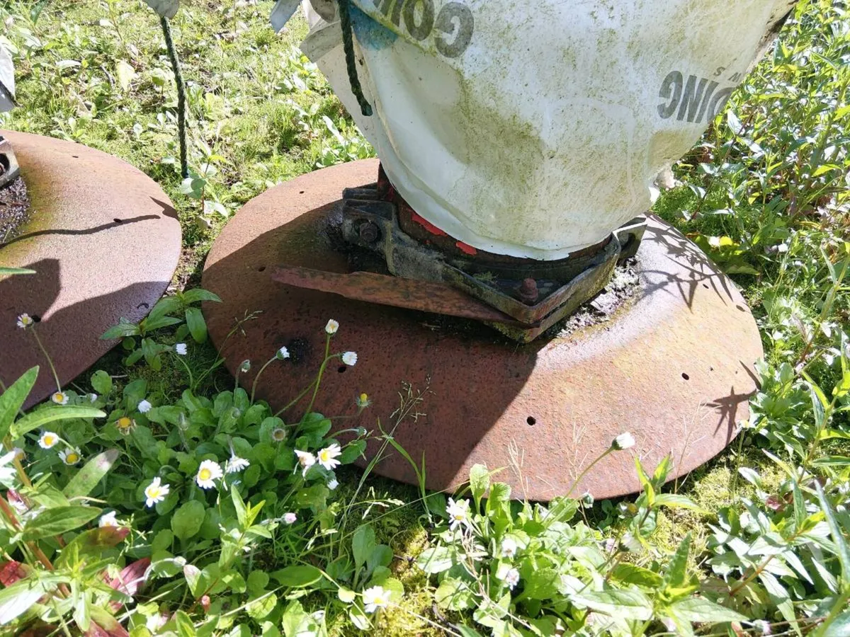 Pz rotary mowers for spares with topping brackets - Image 2