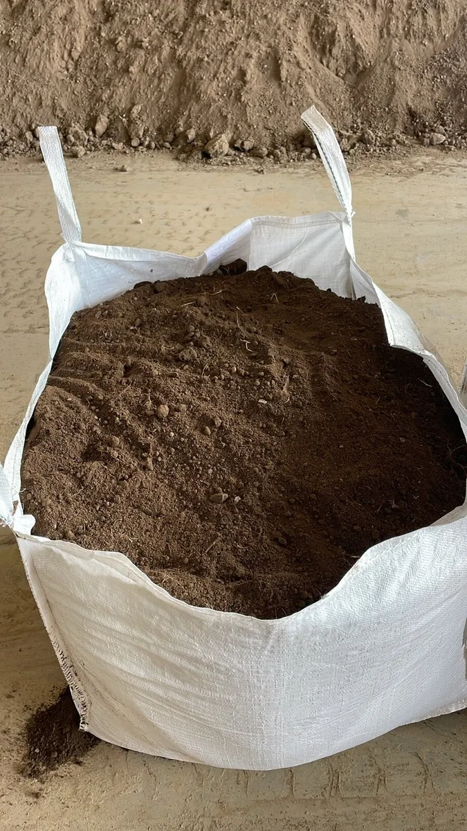 Topsoil screened/dry - Image 2