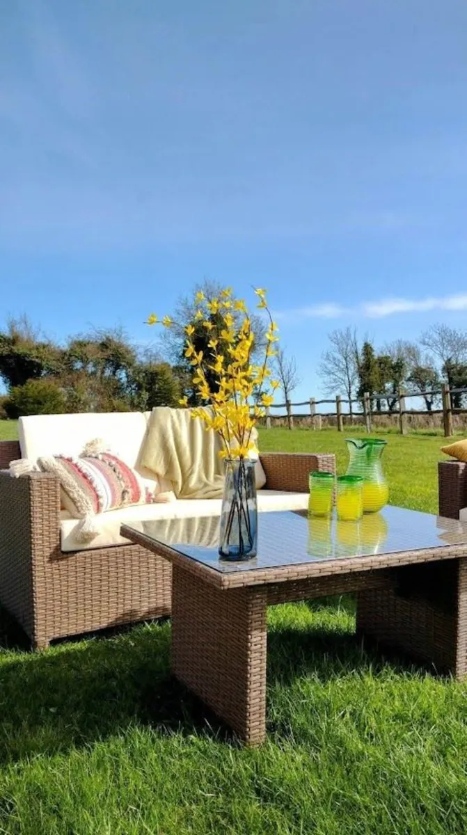 Garden table - Image 2