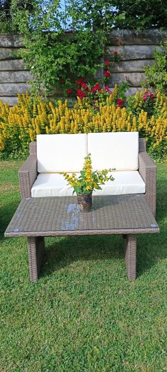 Garden table - Image 3