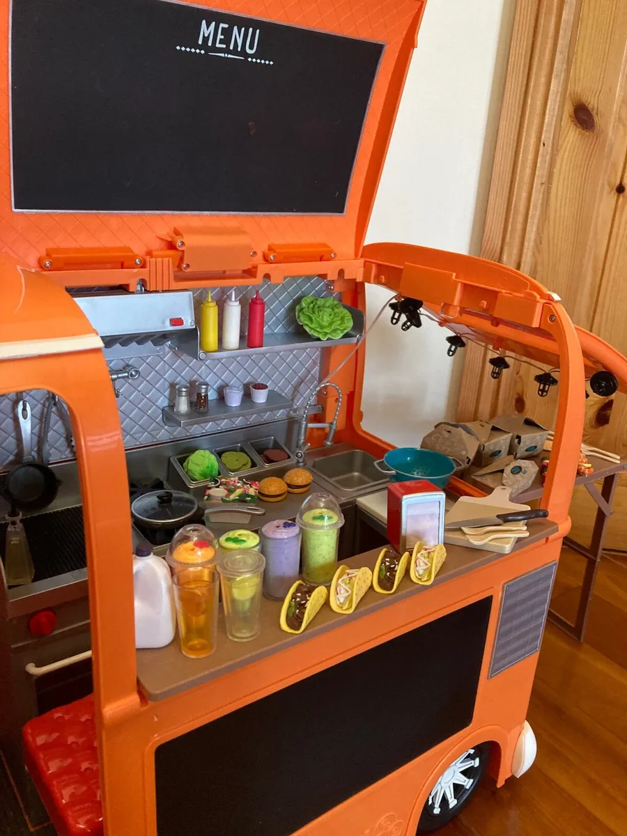 Our generation food truck,bench,ice cream truck. - Image 1