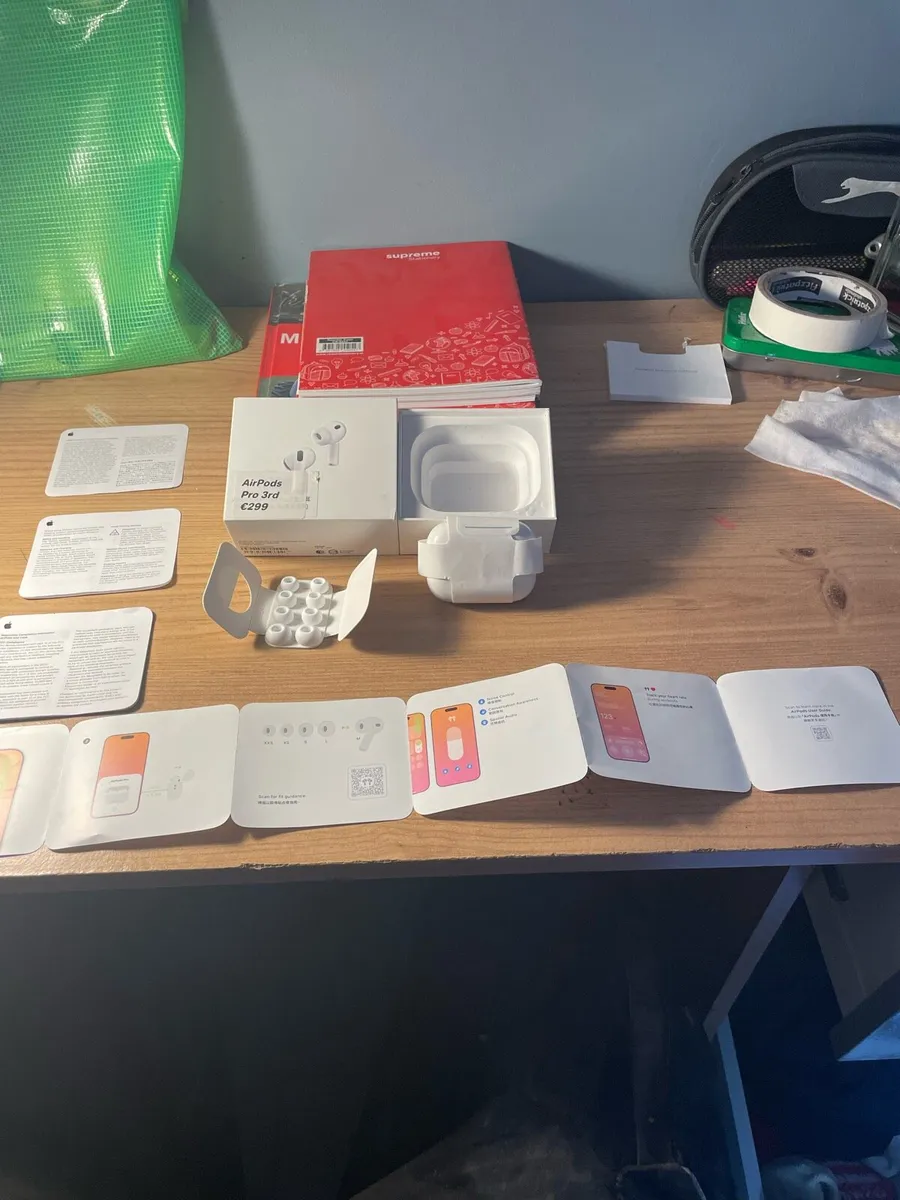 Apple AirPod Pro 3 - Image 1