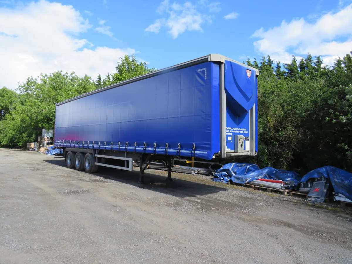 4.2M Curtainsider - Image 1