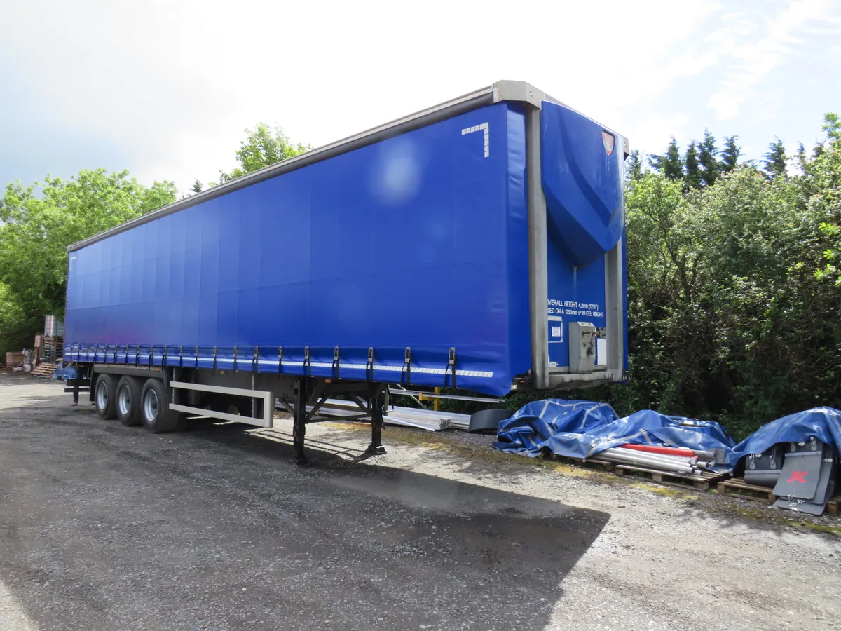 4.2M Curtainsider - Image 2