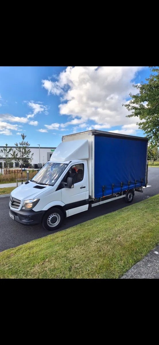 Mercedes Curtainsider - Image 2