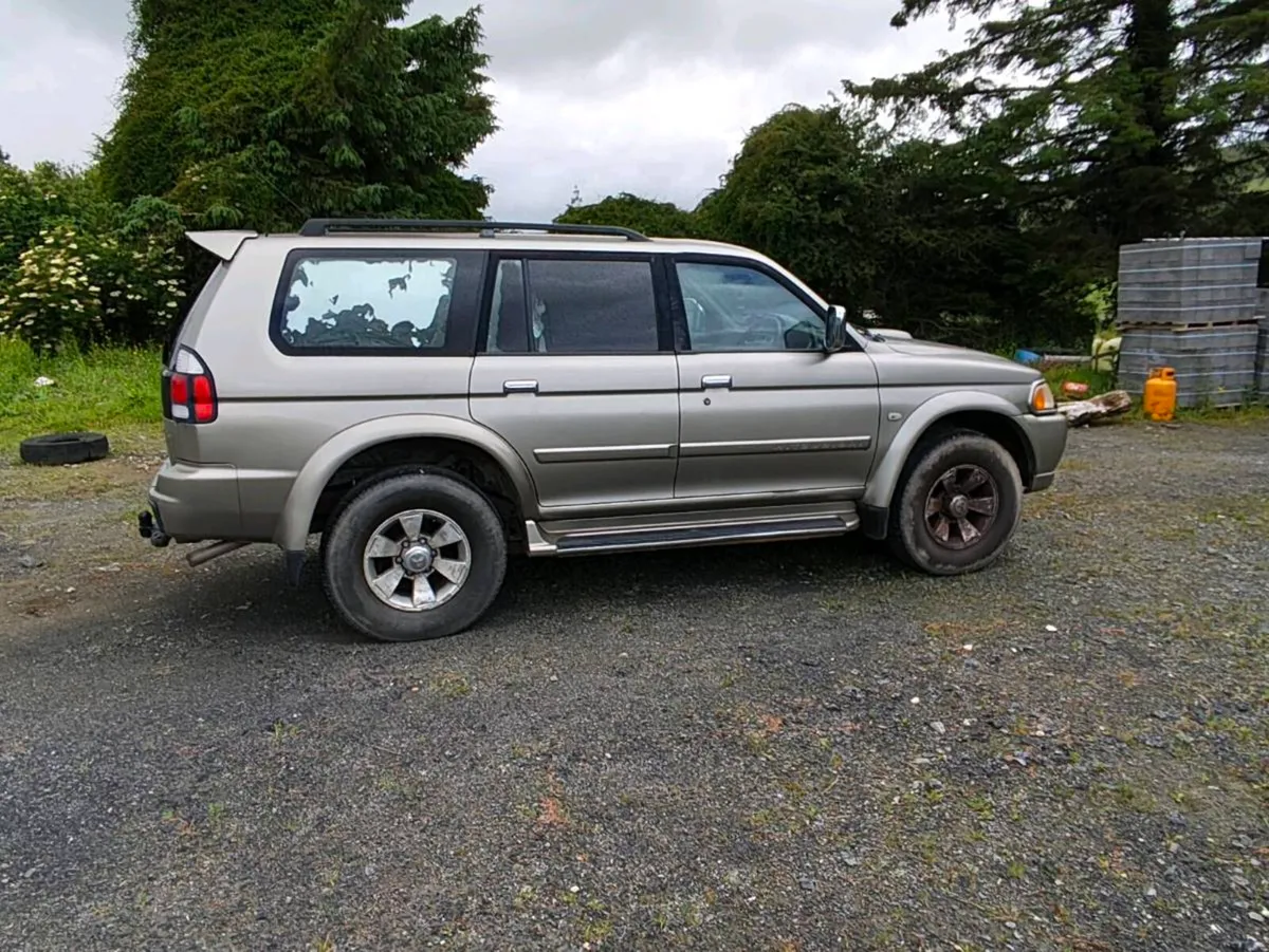 05 mitsubishi pajero sport - Image 4