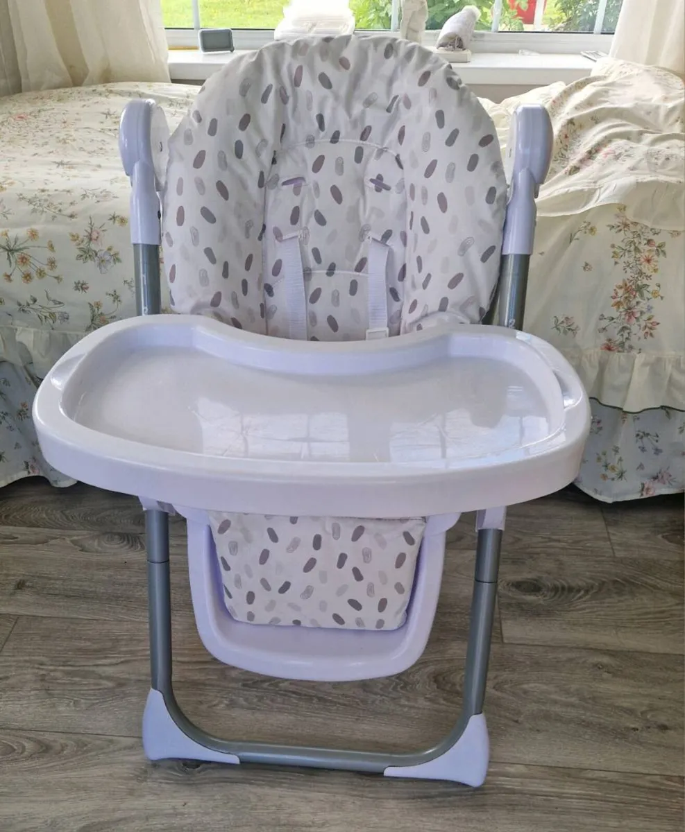 Baby high chair - Image 1