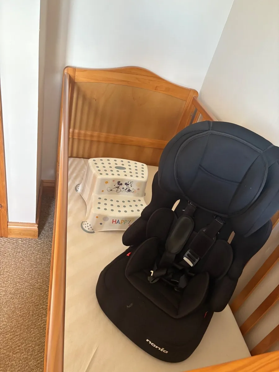 Cot ,car seat and baby steps - Image 3