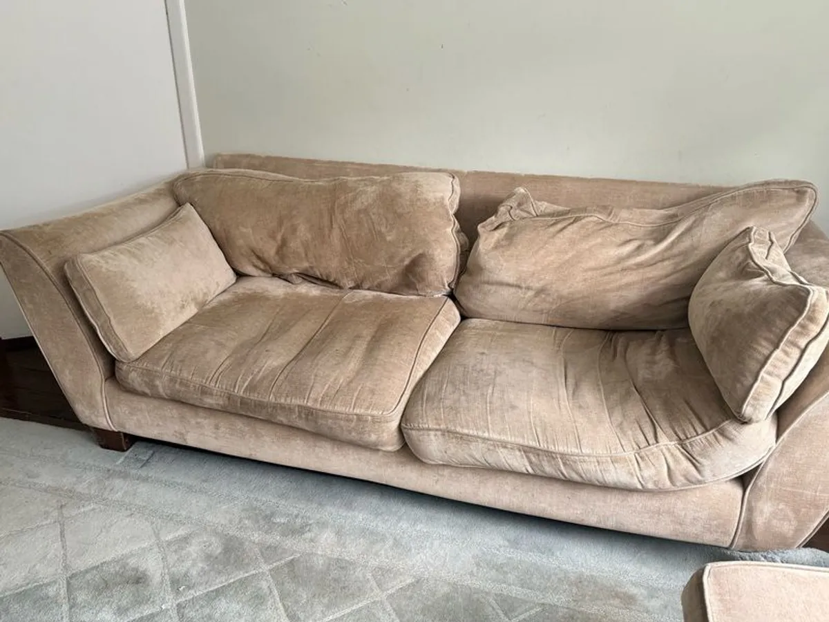 3 seater couch - Image 1