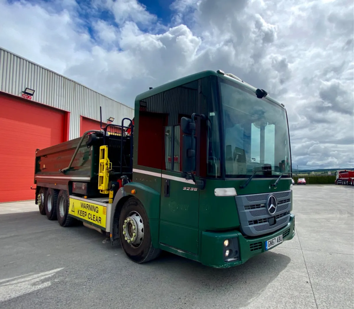 Mercedes Econic 3235 Triden Tipper - Image 2