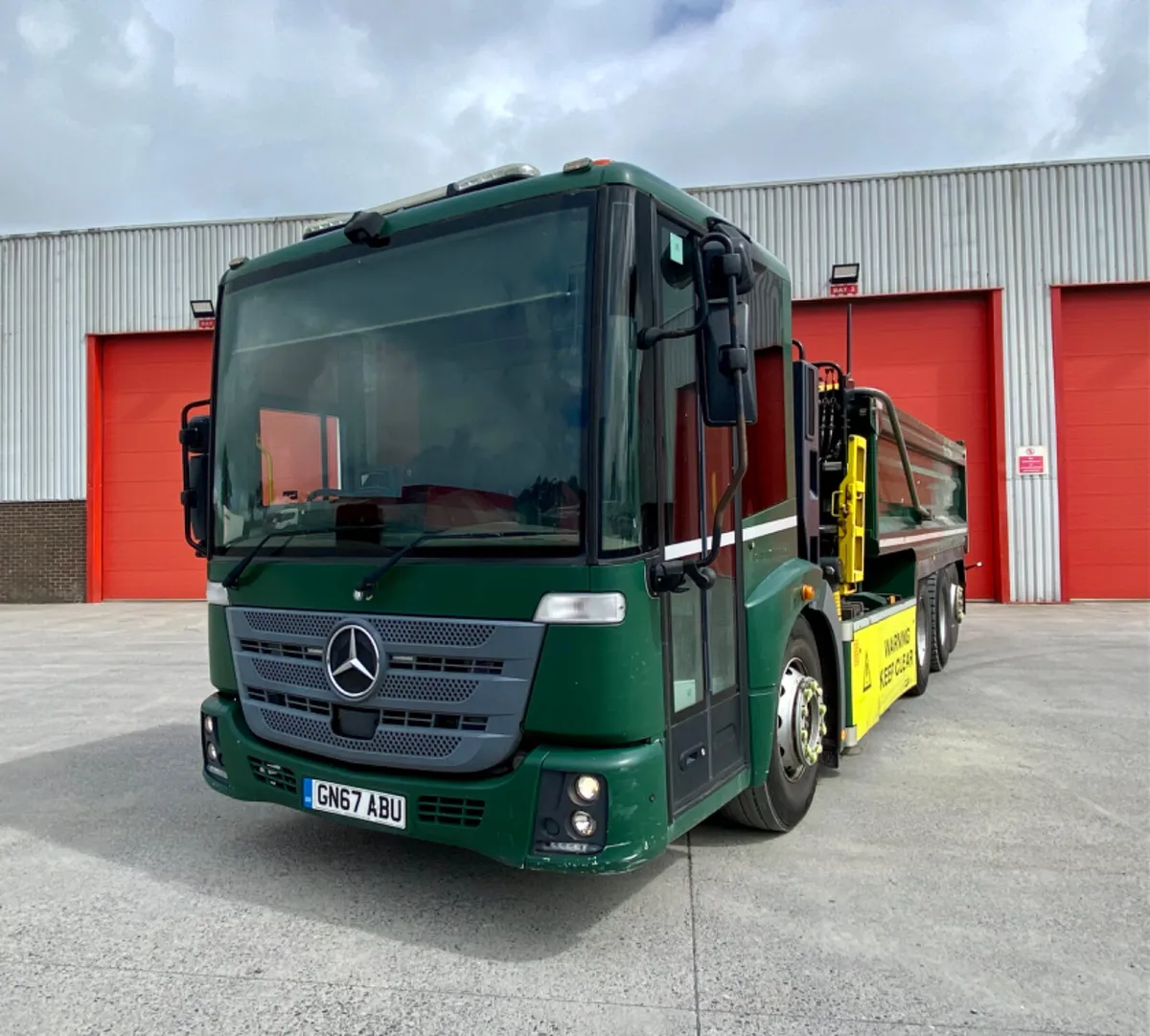 Mercedes Econic 3235 Triden Tipper - Image 1