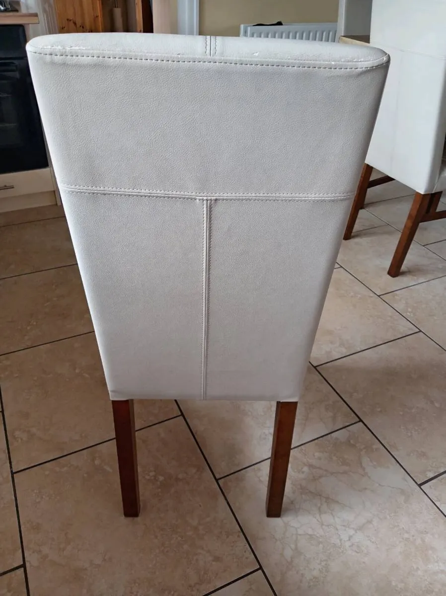 Kitchen table chairs - Image 3