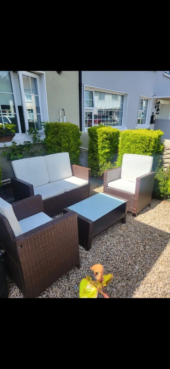Garden furniture - Image 1