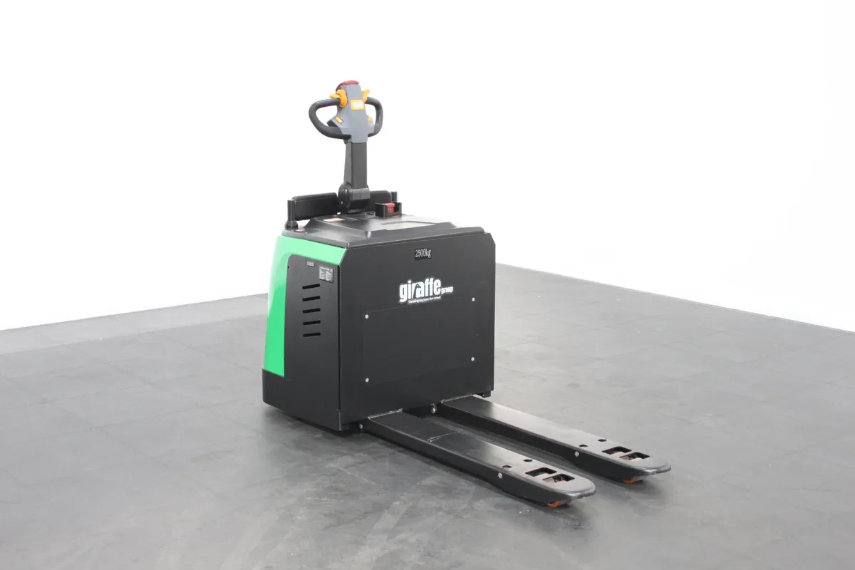 giraffe GET25P Stand-on Pallet truck– 2,500kg - Image 1