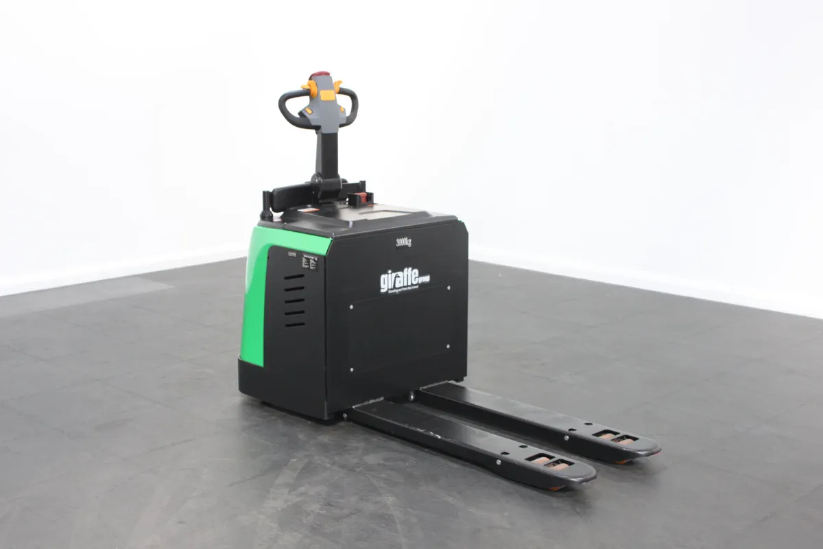 giraffe GET30P Stand-on Pallet truck– 3,000kg - Image 1