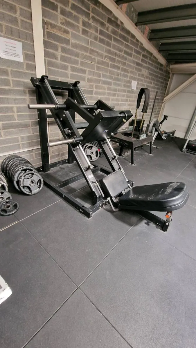 Commercial grade leg press - Image 1