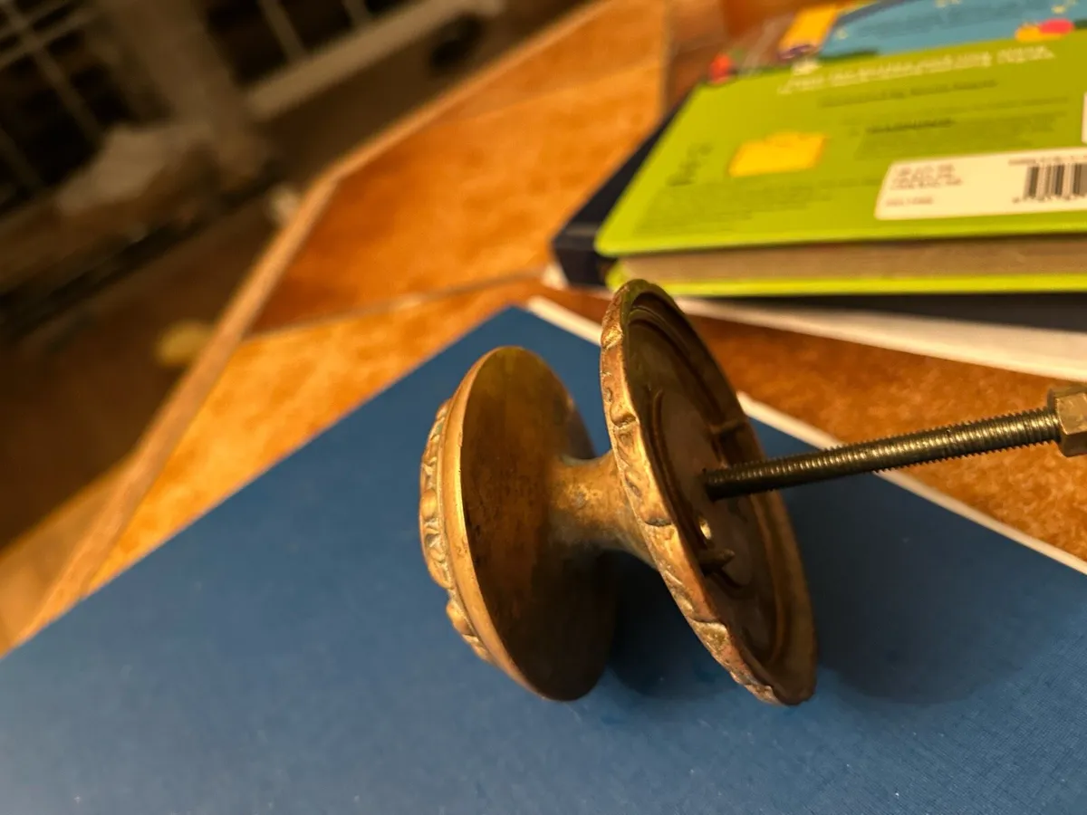 Solid Brass Pulling Knob For Front Door. - Image 3